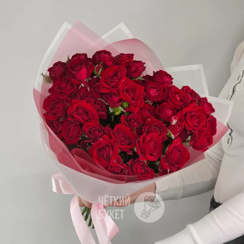 Букет из 11 красных кустовых роз Ред Дайменшен 1