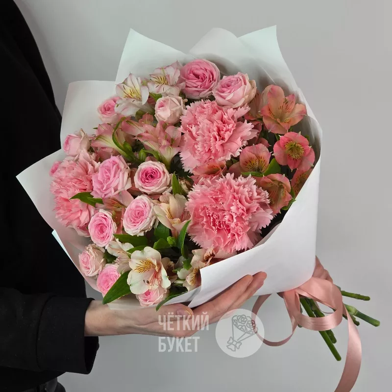 Букет из кустовых розовых роз гвоздик и альстромерий  3