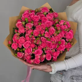 Букет из 15 малиновых роз Пинк Дайменшен  от интернет-магазина «Чёткий букет» в Воронеже