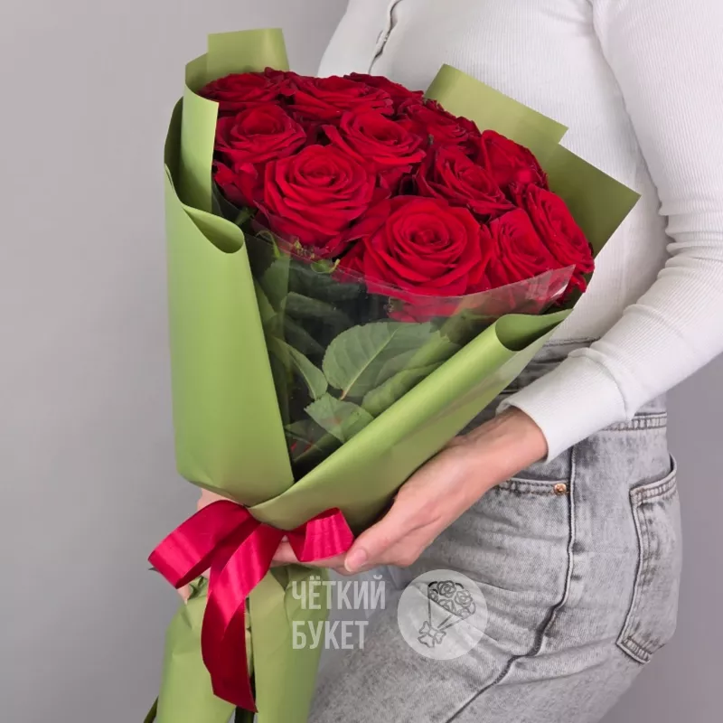 Букет из 15 красных роз Ред Наоми в зеленом  1