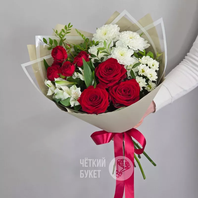 Букет из роз хризантемы и альстромерии  2