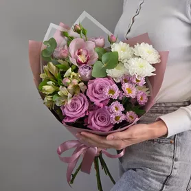 Букет из альстромерий хризантем и орхидеи от интернет-магазина «Чёткий букет» в Воронеже