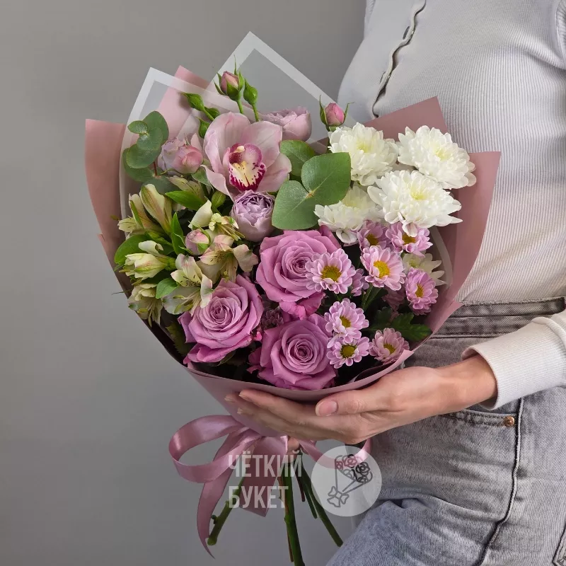 Букет из альстромерий хризантем и орхидеи