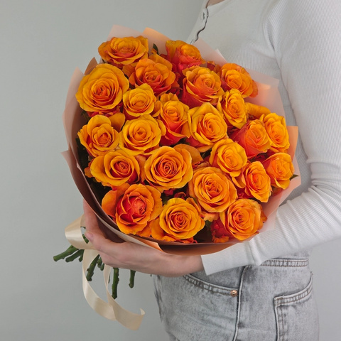 Букет из 25 оранжевых роз Испания от интернет-магазина «Чёткий букет» в Воронеже