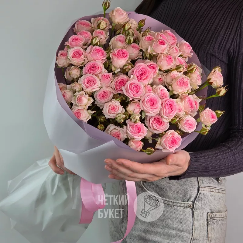 Букет из 15 кустовых розовых роз Кейтлин