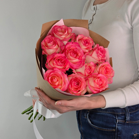 Букет из 11 роз Джумилия  от интернет-магазина «Чёткий букет» в Воронеже