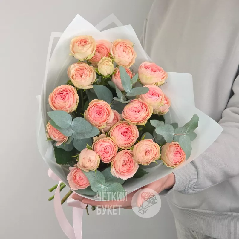 Букет комплимент из 5 кустовых роз Кети с эвкалиптом 1