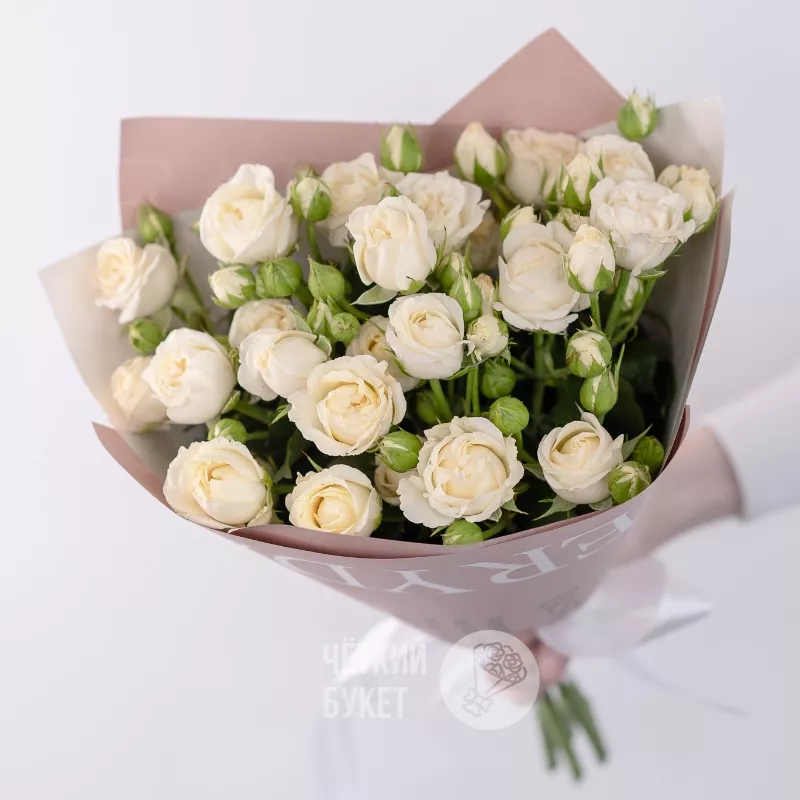 Букет из 7 белых кустовых роз Беларусь 1