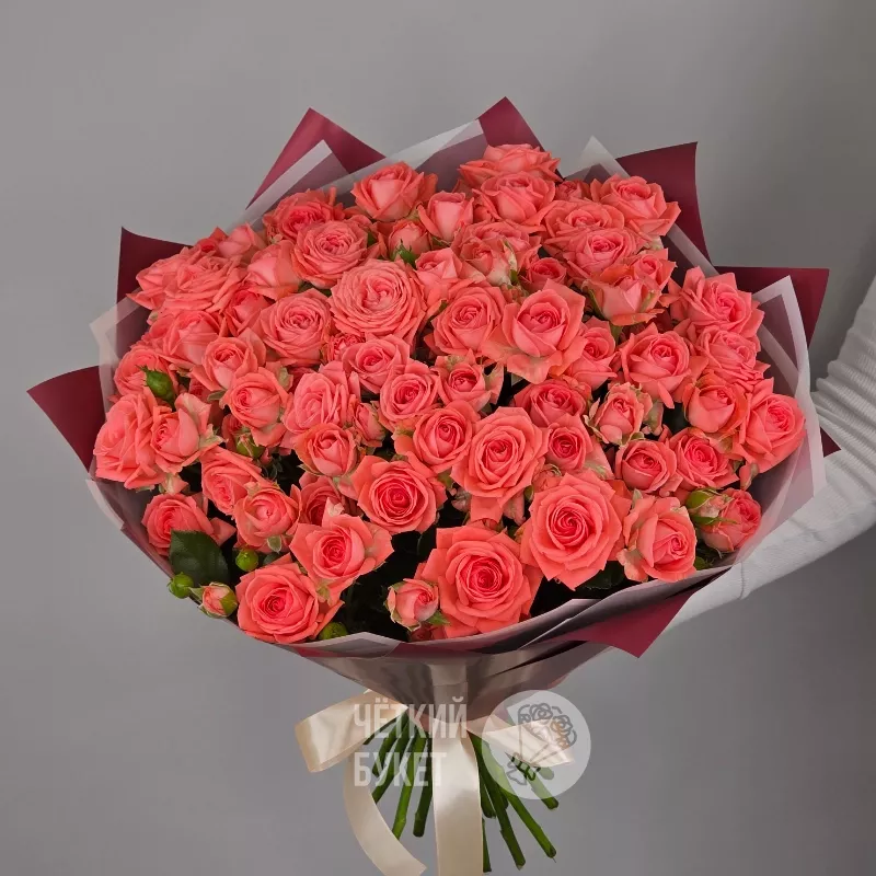 Букет из 21 коралловой кустовой розы Барбадос 2
