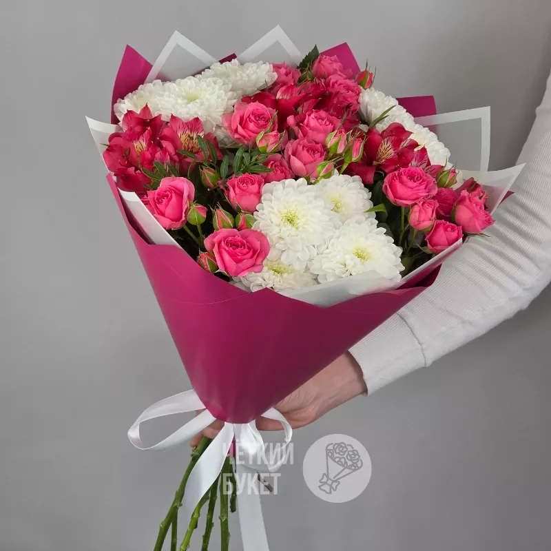 Букет из кустовых роз альстромерий и хризантем 2