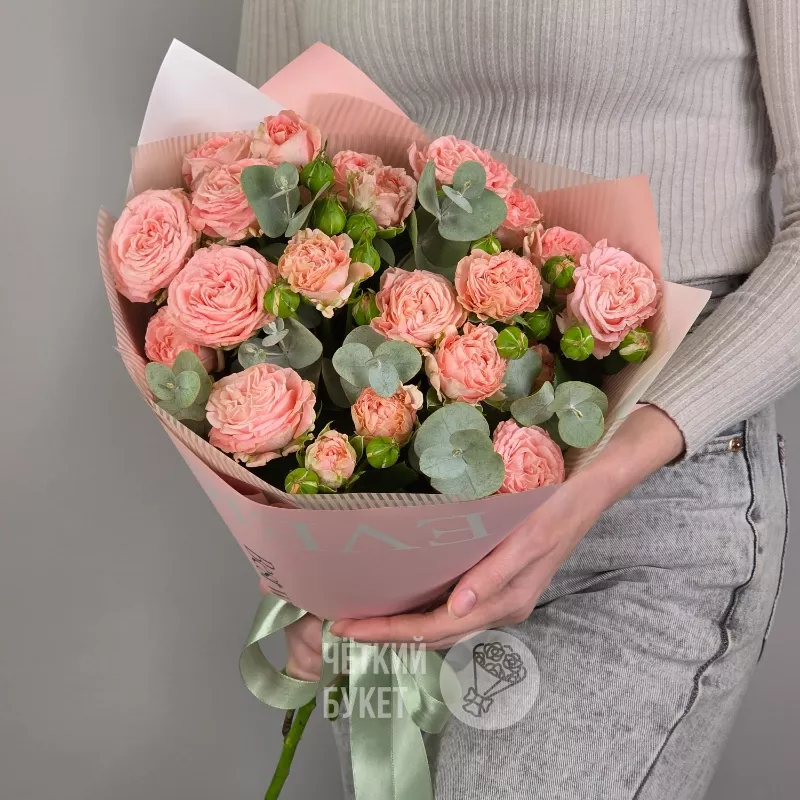 Букет комплемент из 7 пионовидных кустовых роз Мадам Бомбастик 2