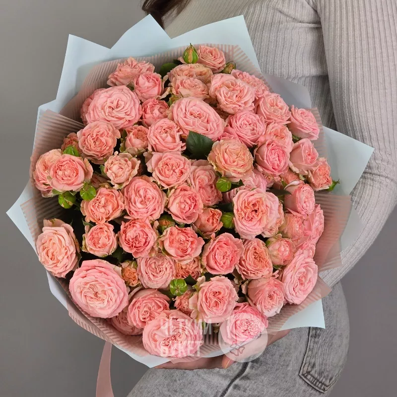 Букет из 15 пионовидных кустовых роз Мадам бомбастик 1