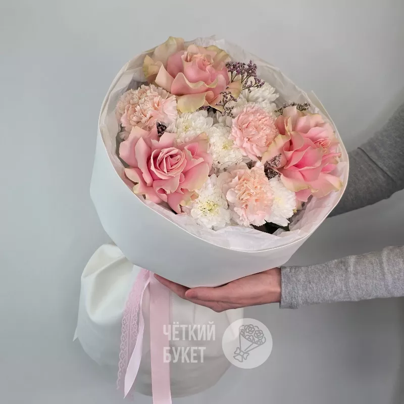 Букет из французских роз гвоздик и хризантем с лимониумом 2