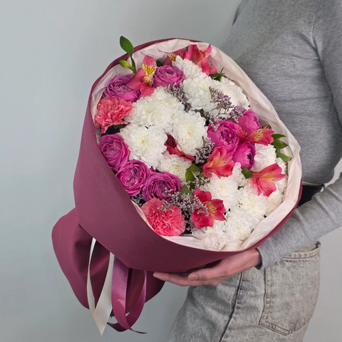 Букет из роз мисти хризантем гвоздик и альстромерий  от интернет-магазина «Чёткий букет» в Воронеже
