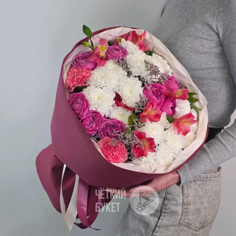 Букет из роз мисти хризантем гвоздик и альстромерий 