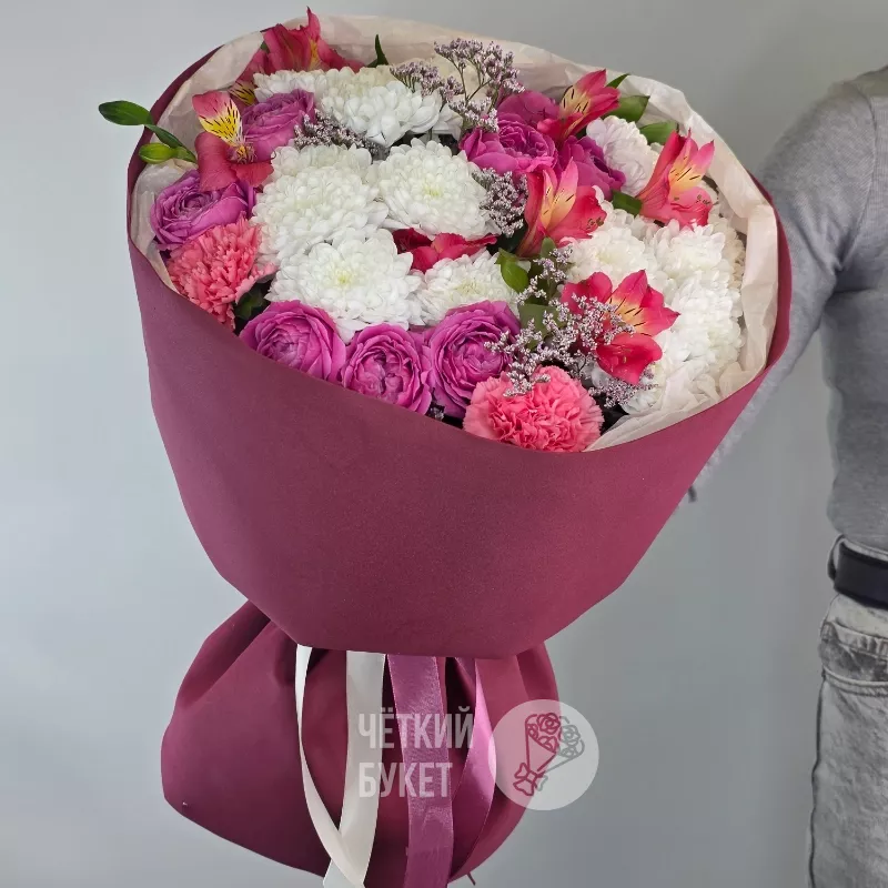 Букет из роз мисти хризантем гвоздик и альстромерий  2