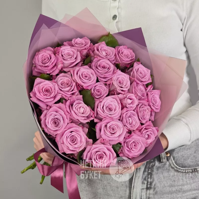 Букет из 25 сиреневых фиолетовых роз Маритим 