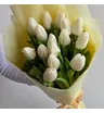 Букет из 15 белых тюльпанов весенний 2