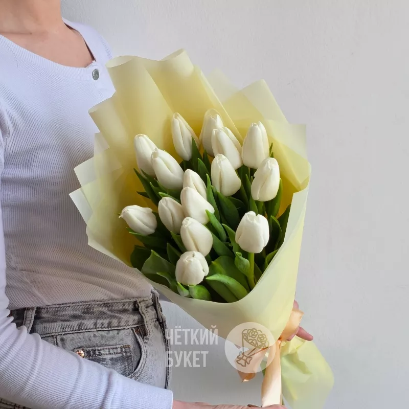 Букет из 15 белых тюльпанов весенний 1
