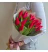 Букет из 15 красных тюльпанов весенний 2
