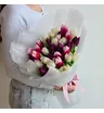 Букет из 35 тюльпанов микс белый фиолетовый 