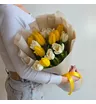 Букет из 15 белых и желтых тюльпанов 3