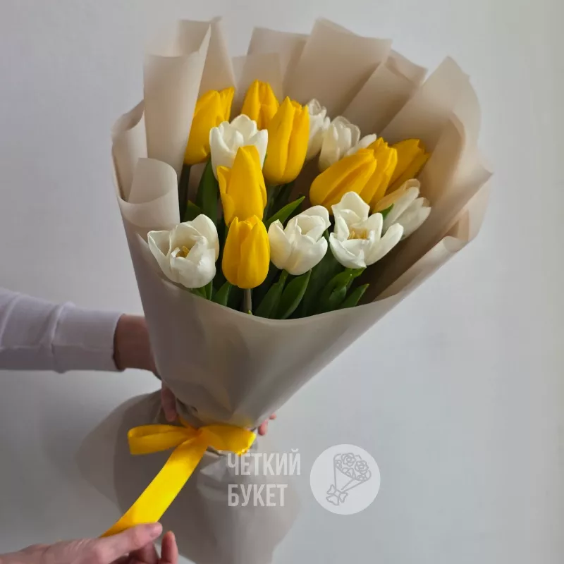Букет из 15 белых и желтых тюльпанов 1