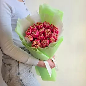 Букет из 15 пионовидных тюльпанов Колумбус от интернет-магазина «Чёткий букет» в Воронеже