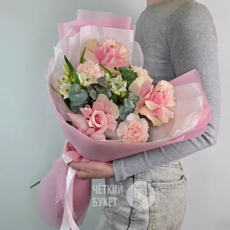 Букет из французских роз гвоздик и альстромерий 
