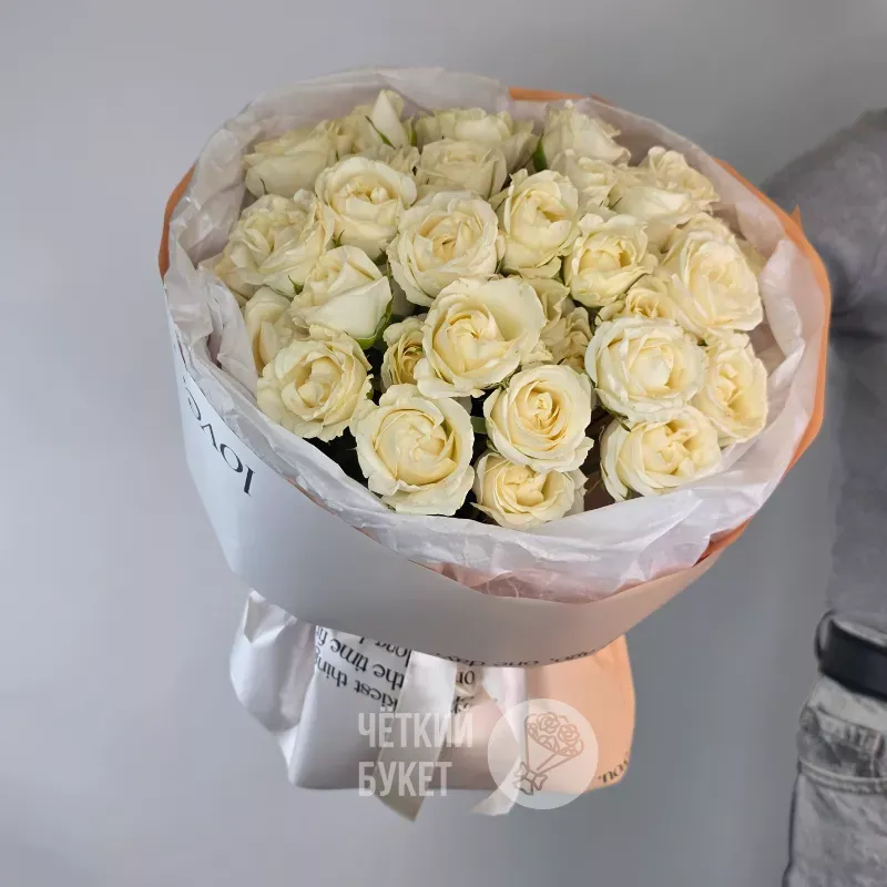 Букет из 9 белых кустовых роз Беларусь  1
