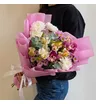 Букет из орхидей хризантем и альстромерий 