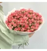 35 розовых кустовых роз Пинк Хеопс в белом 1