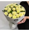 25 белых роз в белом фоамиране