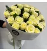 25 белых роз в белом фоамиране 1