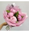 5 розовых пионов Сара Бернар с эвкалиптом 1