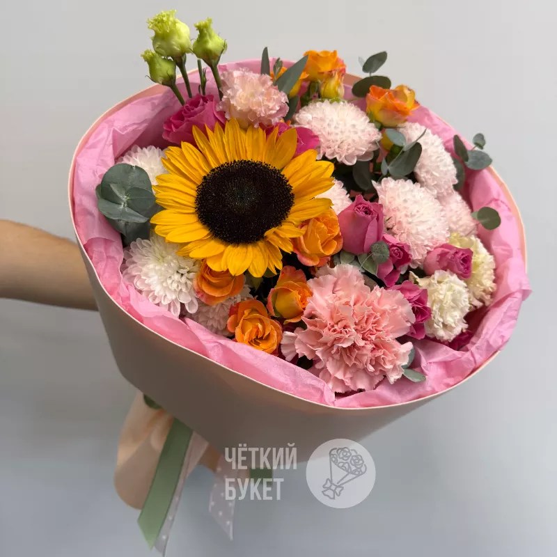Букет с подсолнухом, хризантемами, гвоздикой, эустомой &laquo;Яркое утро&raquo; 3