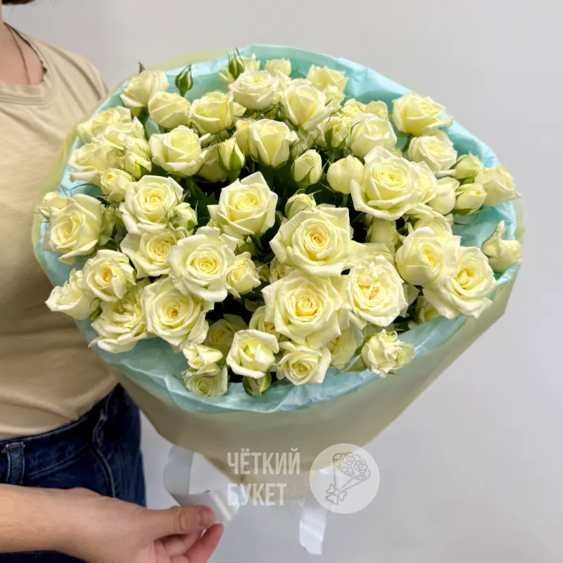 25 белых воздушных кустовых роз Вайт Дайменшн 1