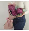 Фиолетовые хризантемы Бигуди с эвкалиптом