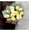 11 белых роз Ивана с эвкалиптом