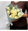 11 белых роз Ивана с эвкалиптом