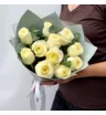 11 белых роз Ивана с эвкалиптом