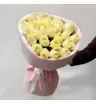 25 белых роз Ивана в розовом